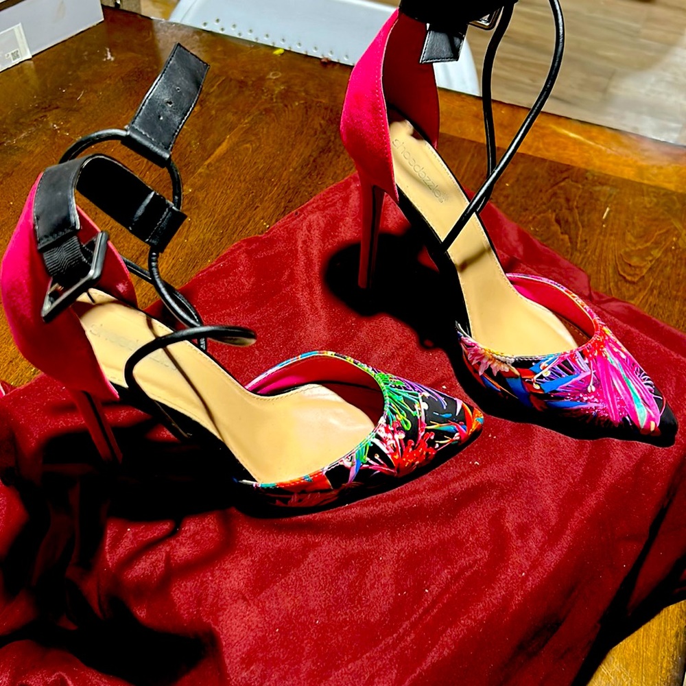 Pumps, multi floral, 4inch heel, size 11US women’s, good condition